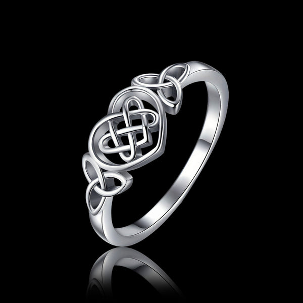 Knot Heart Ring - VillainsWear