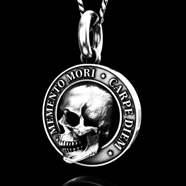 Memento mori Skull necklace - VillainsWear